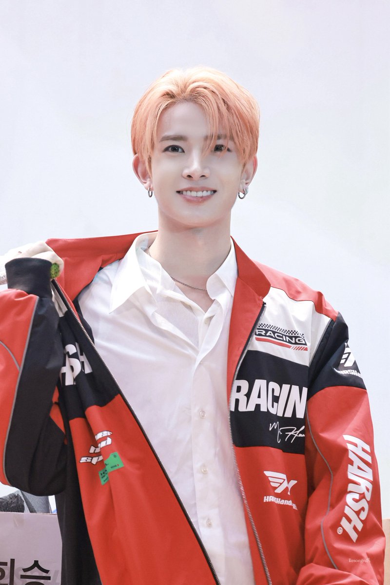 kesongni_'s tweet photo. 24.07.18 
예사

#엔하이픈_희승 #ENHYPEN #희승 
#ENHYPEN_HEESEUNG #HEESEUNG #엔하이픈   #이희승 #ヒスン https://t.co/ElLUC04GZ4