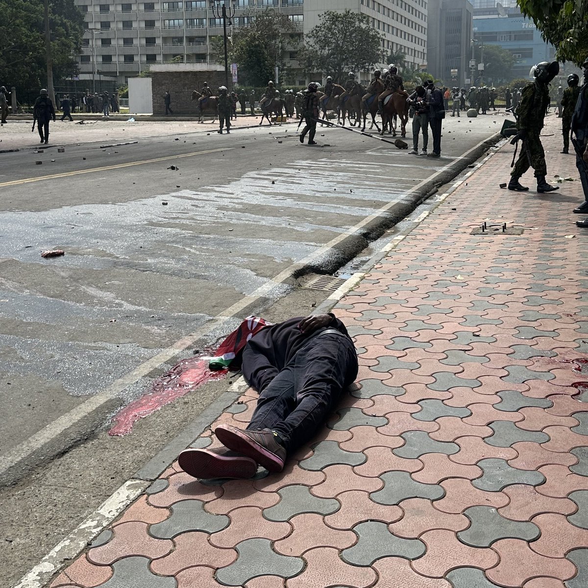 RodgersKipembe's tweet photo. They booked him as a victim of mob justice. https://t.co/Q1mDpwG7Nx