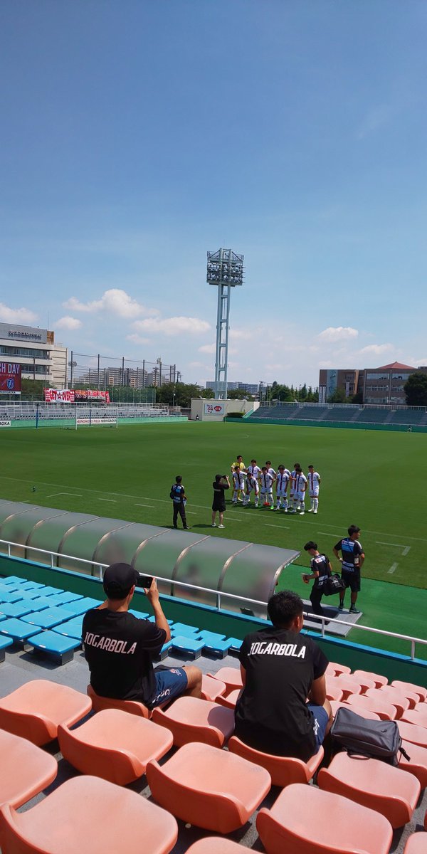 fusanokuniinou's tweet photo. 日曜朝から #西が丘サッカー場
直射日光降り注ぐ中
#KSL1 #東京23FC を見に来ました
4-1で勝利‼️首位を追走❗️ https://t.co/NNEsDOZAnf