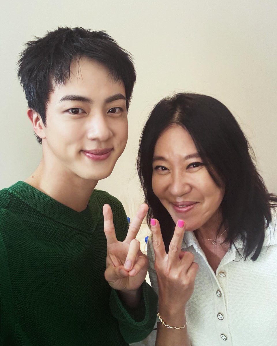 seokjinfile's tweet photo. seokjin with w korea’s editor-in-chief hyejoo lee https://t.co/DvAPDAxyWS
