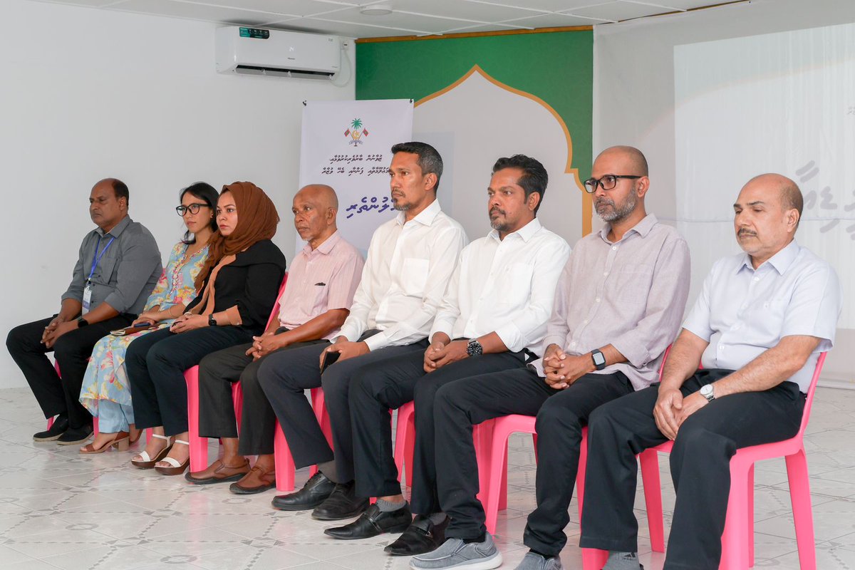 ހޭލުންތެރީ މީޑިއާ ނިންމުމުގެ ރަސްމިއްޔާތުގެ ތެރެއިން. މި މީޑިއާ ޓްރެއިނިންގް ޕްރޮގްރާމް ފުރިހަމަކުރި އައްޑޫ އާއި ފުވައްމުލަކުގެ 28 ބައިވެރިއަކަށް ވަނީ ސެޓްފިކެޓް ހަވާލުކޮށްފައި.

<a href="/OoredooMaldives/">Ooredoo Maldives</a> @USAIDMaldives <a href="/ndiasia/">NDI Asia-Pacific Team</a>