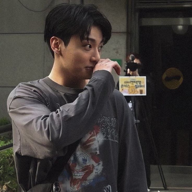 restarting

hey, It's kian!

— he/him filo
— major 
— not new to #stantwt &amp; #kpoptwt 
— looking for moots, army, engene, carat or any fandom is welcome

♡/↻ are very much appreciated, thanks.