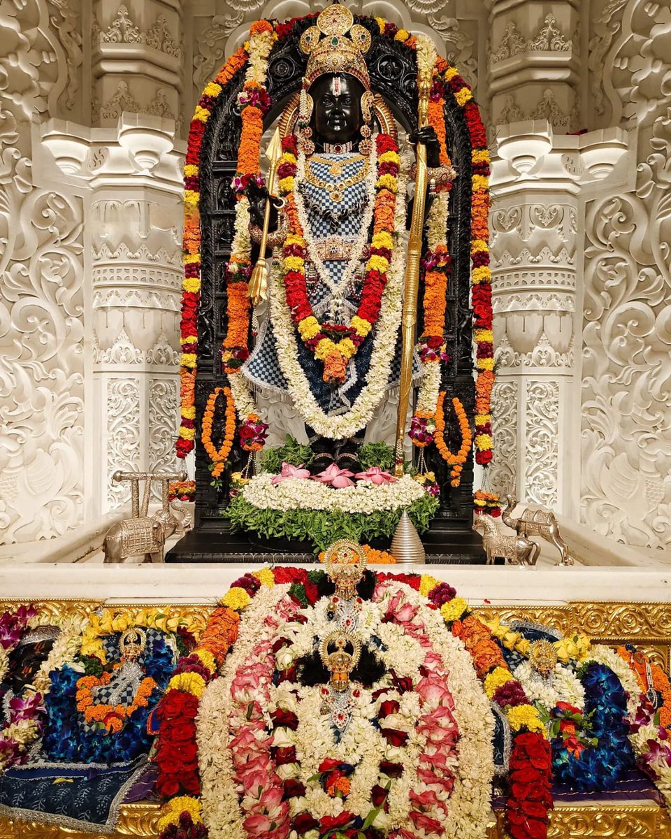 तेरे चरणों में चारों धाम, जय राम जय श्री राम ❣️
🙏🚩🛕🚩🙏
महिमा नाम रूप गुन गाथा❗
सकल अमित अनंत रघुनाथा‼️
निज निज मति मुनि हरि गुन गावहिं❗
निगम सेष सिव पार न पावहिं‼️
🙏🚩🚩🙏
जय रघुनंदन " जय श्री राम " ❣️
#सनातन_धर्म_सर्वश्रेष्ठ_है
#Ranjeet_vns
<a href="/ranjeet1710/">रंजीत कुमार सिंह 🍁वत्स🍁</a>