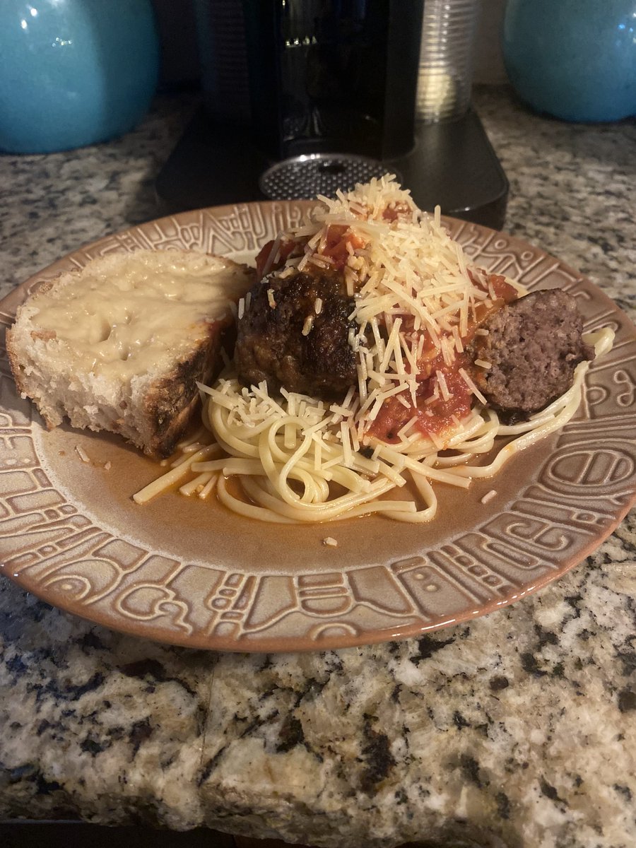 SuzieQuackers2's tweet photo. Bison and Italian Sausage Parmesean Meatballs over Linguine and Homemade Sauce! Mommas one Pot Sourdough, Peach Cobbler from our trip to the Orchard this morn! #TwoTrickPony #WishUWereHere #OkieFusionCooking https://t.co/YVhhmqF1hD