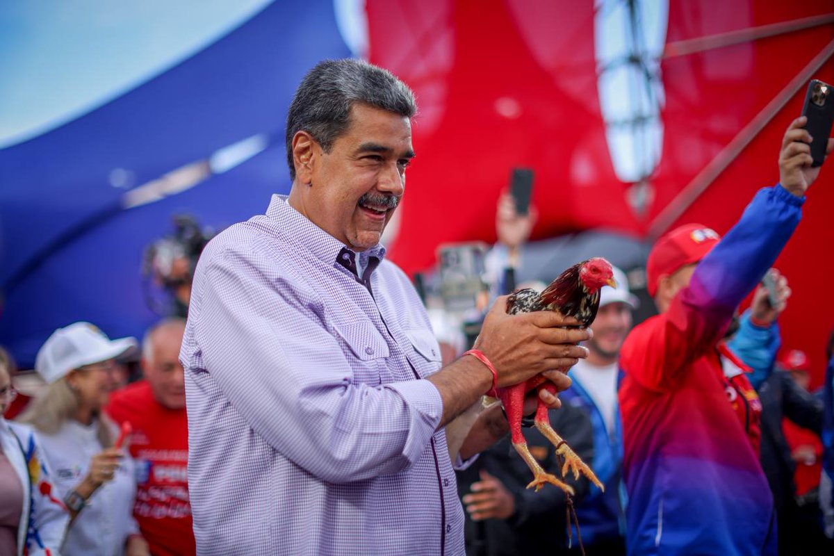 #ConChávezYNicolásPorLaPaz MONAGAS - MATURÍN | Nuestro gallo pinto <a href="/NicolasMaduro/">Nicolás Maduro</a> 💛💙❤️

#20Jul #VenezuelaPintaBonito <a href="/dcabellor/">Diosdado Cabello R</a>