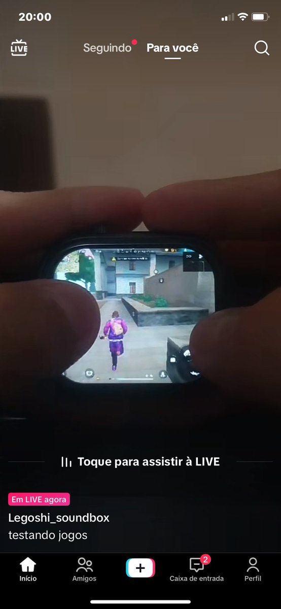 soyeladm's tweet image. Do nada um cara fazendo live de ff no relógio kkkkkkk