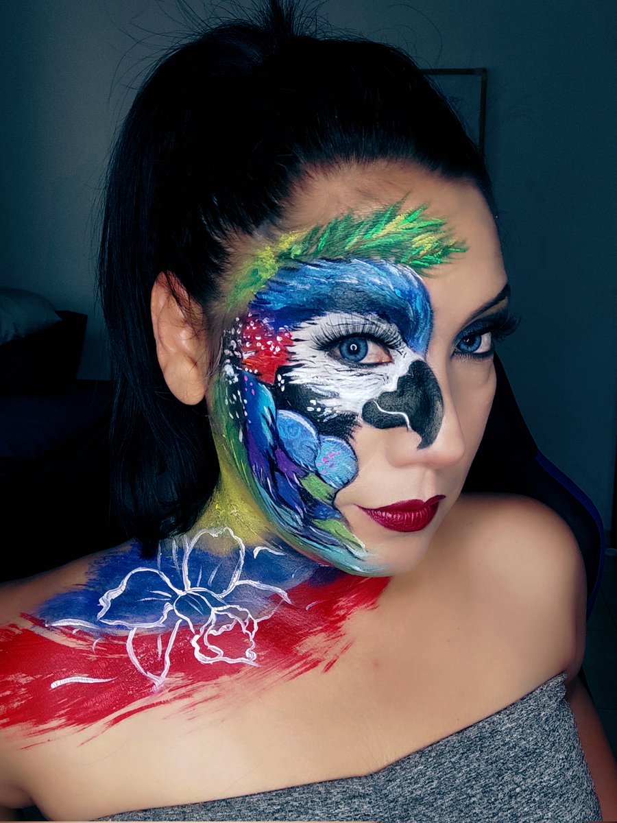BorboletL's tweet photo. Que opinas de este trabajo que he titulado Venezuela hermosa, estoy de vuelta con este lindo Maquillaje en homenaje a mi tierra. Espero que te guste, puedes seguir cada paso en @hiveblocks_ve 👇
#makeup
#Venezuela
#makeupartistic
#hiveblock
https://t.co/zADxbiITs3 https://t.co/hYEMgUZxD9