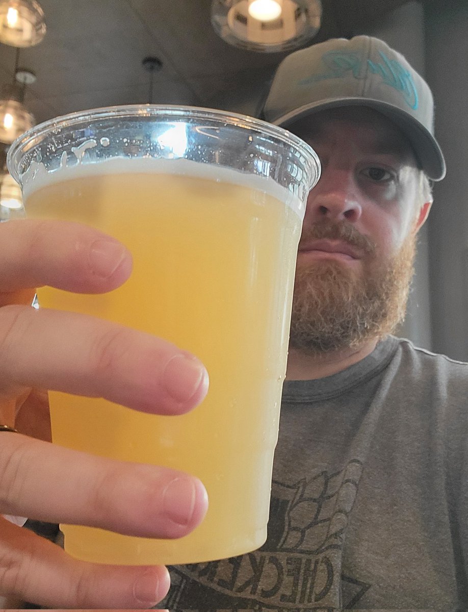 Hanging out at Cleveland Street market in Clearwater, FL! #TheOtherWestCoast from <a href="/EscapeBrewing/">Escape Brewing Co</a> always treats me so good! Probably my all time favorite beer in Tampa Bay!