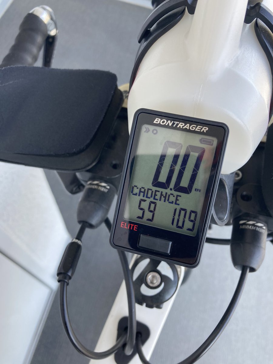 ecotriathlete's tweet photo. 44km超の舞洲ライド🚴‍♂️完了✅今日の舞洲はイベントの関係で朝から沢山の人、人、人😅物流は休みだったけどタイムアタックは諦め、超安全ライド🚴‍♂️でした😊　#トライアスロン　#TREK   #speedconcept   #舞洲 https://t.co/wrvrAirK1t