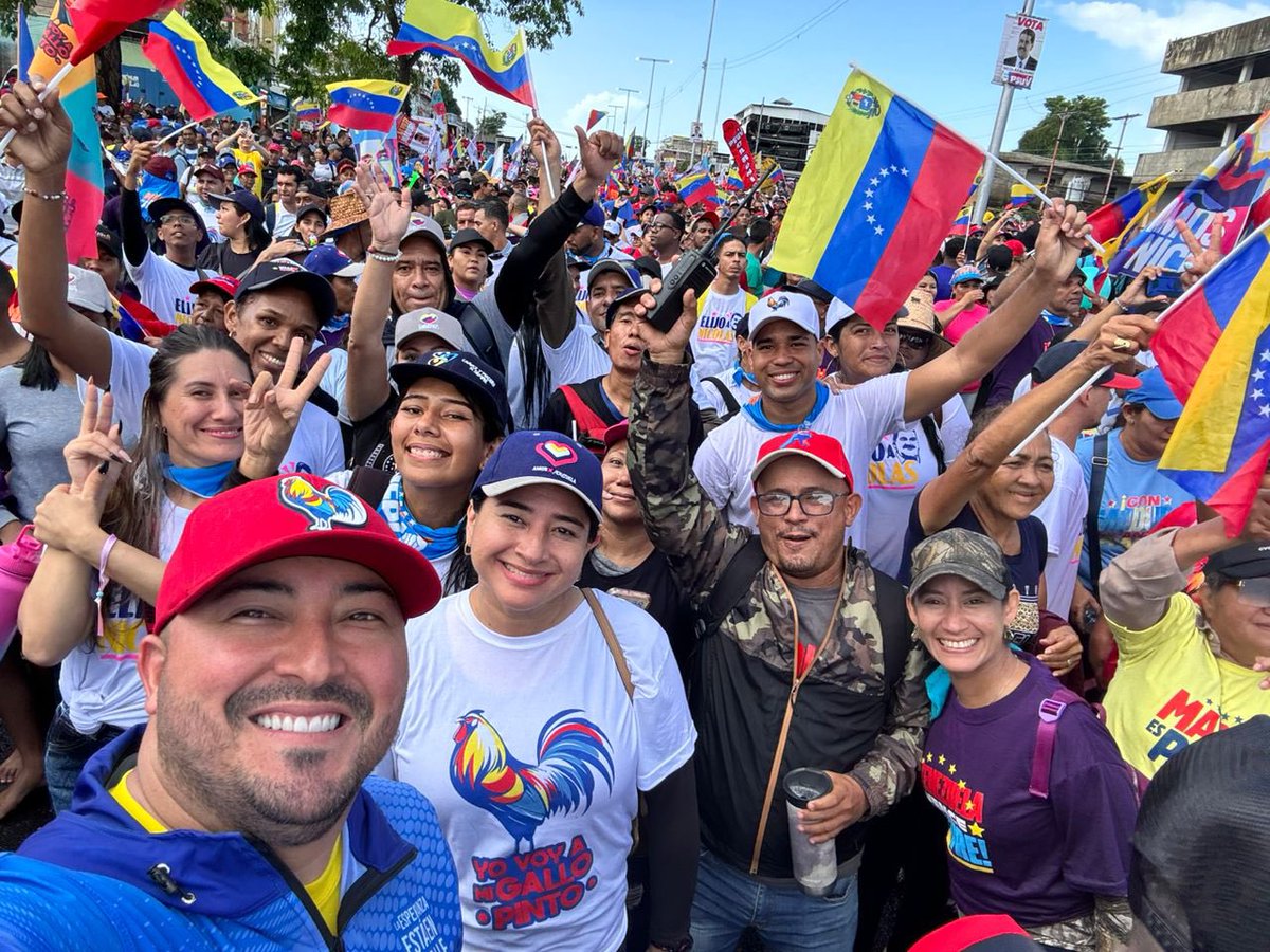 Un mar de pueblo. Que las imágenes hablen por sí solas. <a href="/NicolasMaduro/">Nicolás Maduro</a> <a href="/tatachavista/">Yulisbeth García</a>