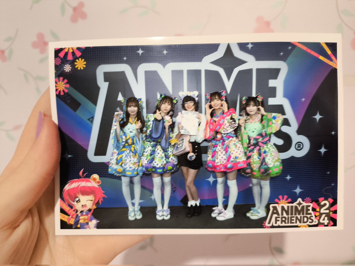 evolynera's tweet photo. 💜 realizei um sonho ontem!!!!!!! 💜

わーすたに出会えて本当に嬉しかったです！ アイドルが大好きです！！！！

みりちゃんが私のブレスレットをつけてくれました！ 私はとても幸せです！！！！！！
💜🩷🩵💚
#わーすたブラジル遠征2024 @tws_staff @tws_miri @tws_nanase @tws_ruka @tws_ririka https://t.co/1ttAz4Sgtj