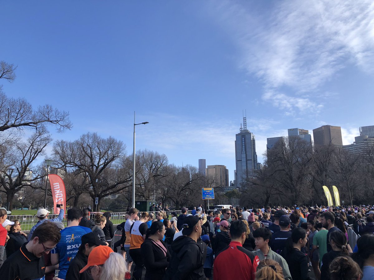 clare_church's tweet photo. Beautiful day to #RunMelbourne https://t.co/xh4tSd7Z7j