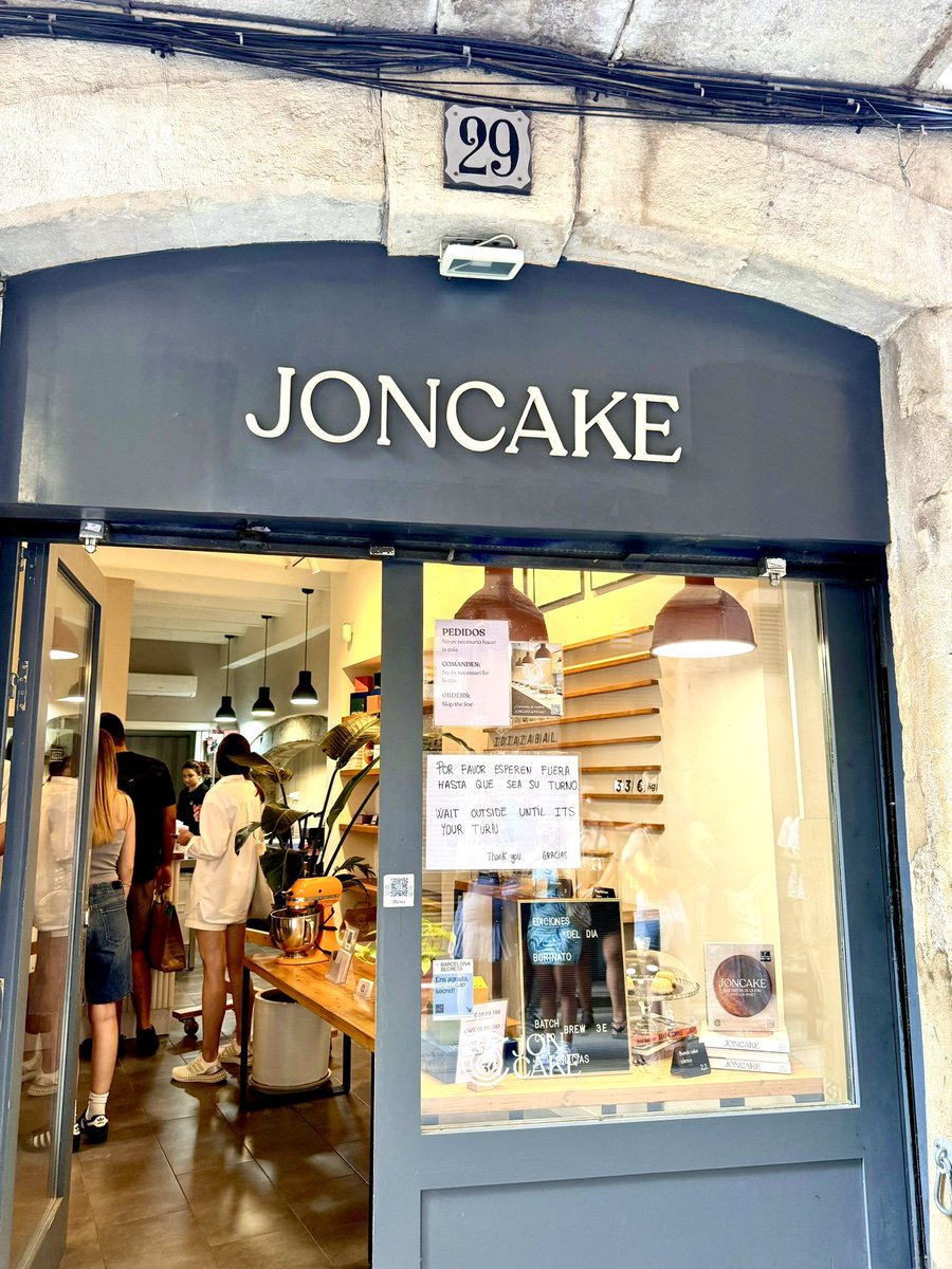 mallcamu's tweet photo. https://t.co/0vV2WLyxA6
JonCake
Carrer dels Assaonadors, 29, Ciutat Vella, 08003 Barcelona
#ケーキ屋
#バルセロナ
#チーズケーキ
#JonCake
#コネクトアート https://t.co/G9FkFRLtNA
