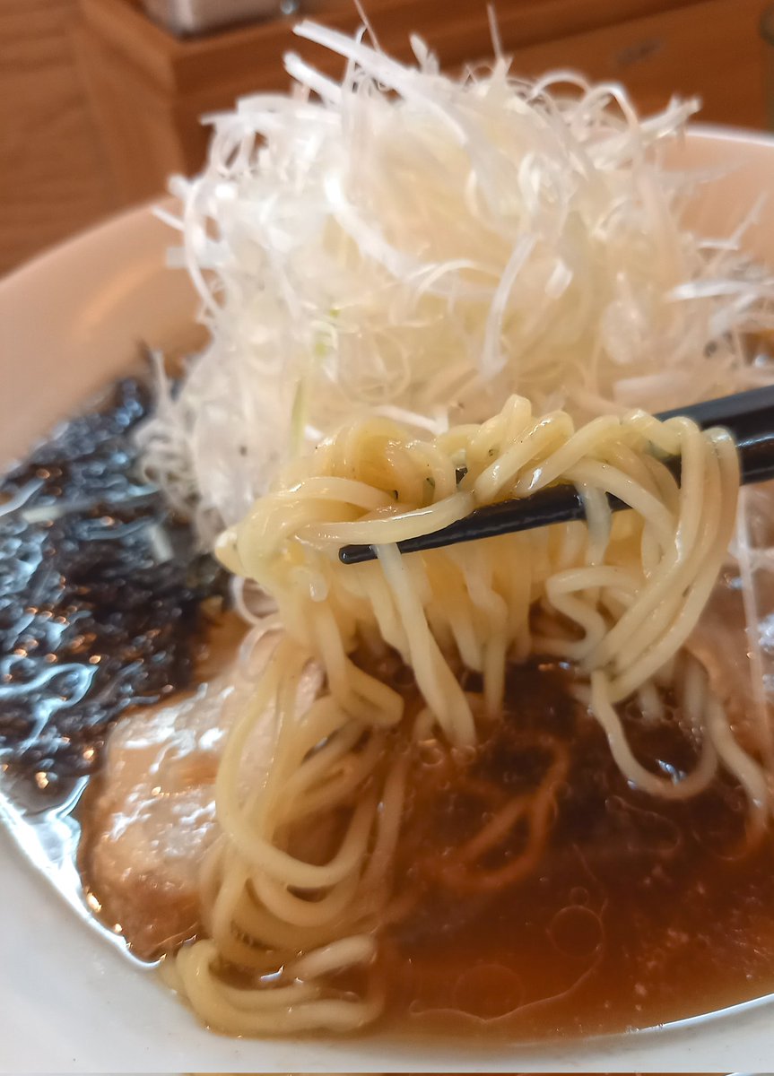 djtwowho's tweet photo. 猛暑でくたばるかと思った矢先のラーメンパワー。
これに救われた。
小豆ってカラダにめちゃくちゃいいなぁ
すげえウマイし
八王子市
麺処あずき https://t.co/SJWtZ6CbQg