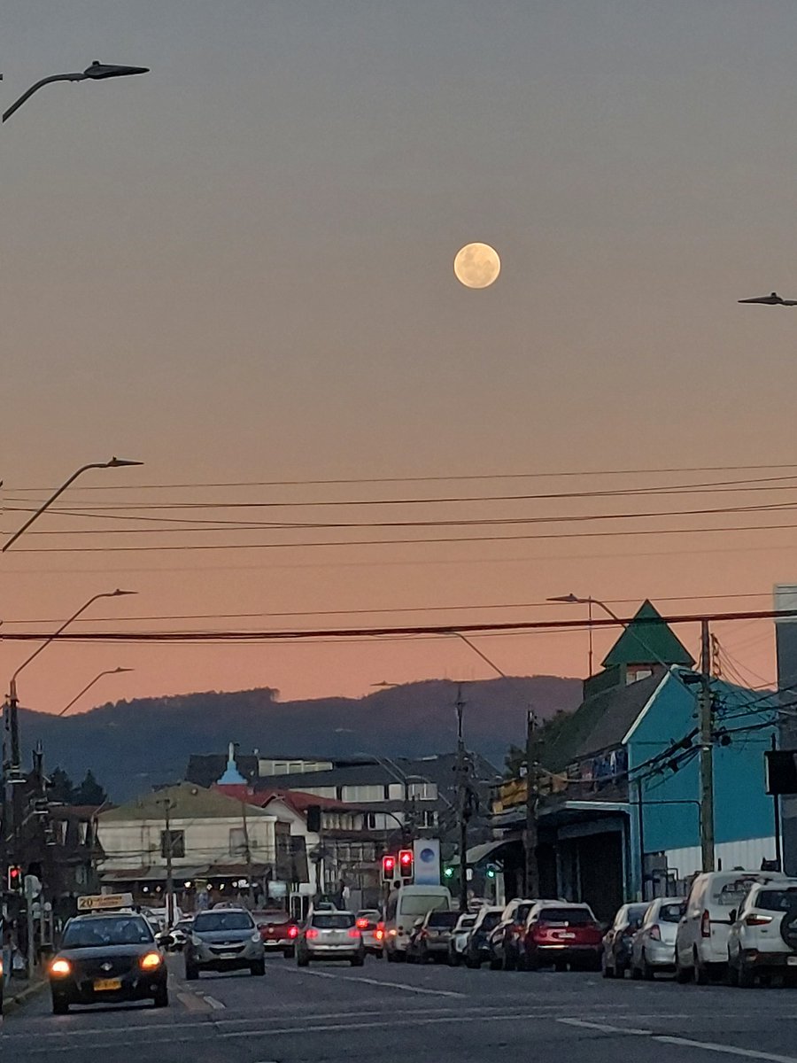 cristian_mm77's tweet photo. #Valdiviacl  luna https://t.co/sXhpTs645G