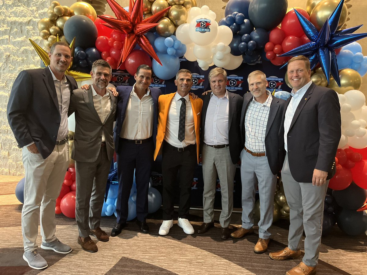 ChrisBurke02's tweet photo. These Dudes are what it’s all about. Thx for sharing tonight with me boys! @theTSHF https://t.co/7lsbpIG0F3
