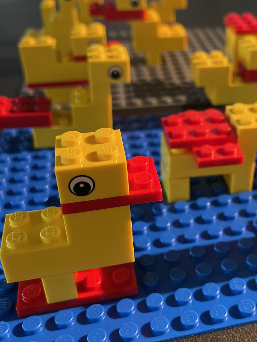 misuzu2020's tweet photo. COEDASではLEGOを使ったワークショップをしています。
経営会議や方針策定等大事な会議の前に取り入れるのがおススメ。
遠回りのようでも、実は早く芯を喰った話に入れるので、めちゃめちゃいいです。
＃COEDAS https://t.co/r1x5DMMPxI
