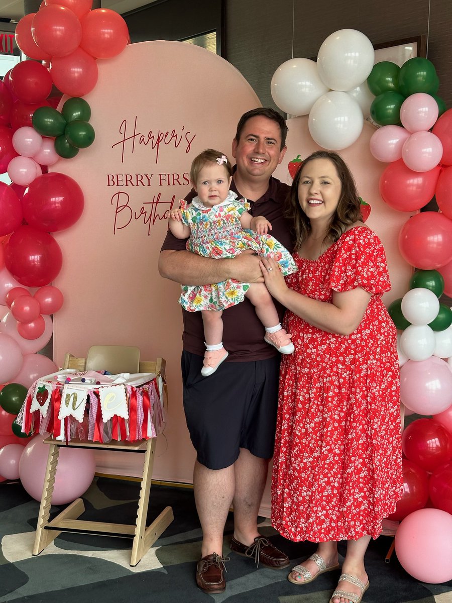 JoeStGeorge's tweet photo. Today my daughter celebrated her first birthday. Where has the last year gone?! 
I am so lucky to be her dad. https://t.co/5FgZWyCmIn