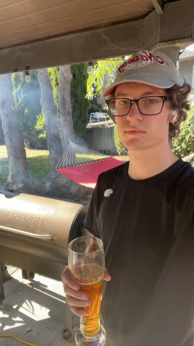 JaceITG's tweet photo. Nothing better than a glass of #ColdBeer… 🍺 Except maybe #Barbecuing 😄 #Yep #ImWhite 💁🏻‍♂️ https://t.co/pk3pfcnqYv