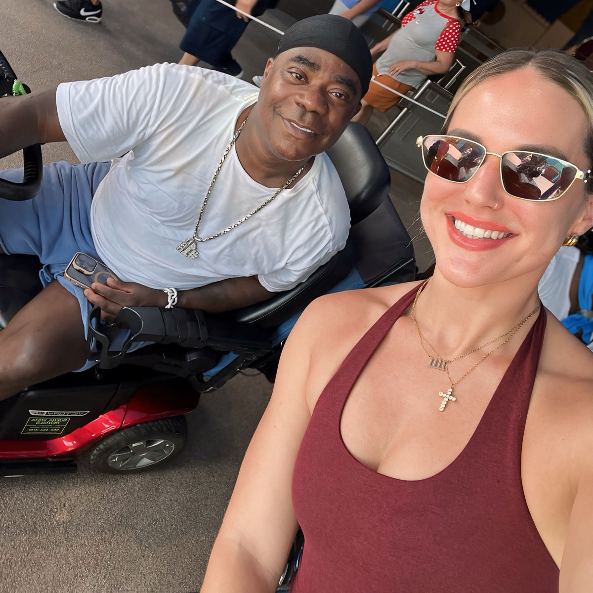 realitywithriss's tweet image. Ran into Tracy Morgan in a line at Disney &amp;amp; noticed he was staring at me, so I looked at him &amp;amp; he said "I love you" so I asked for a selfie in response 🤣