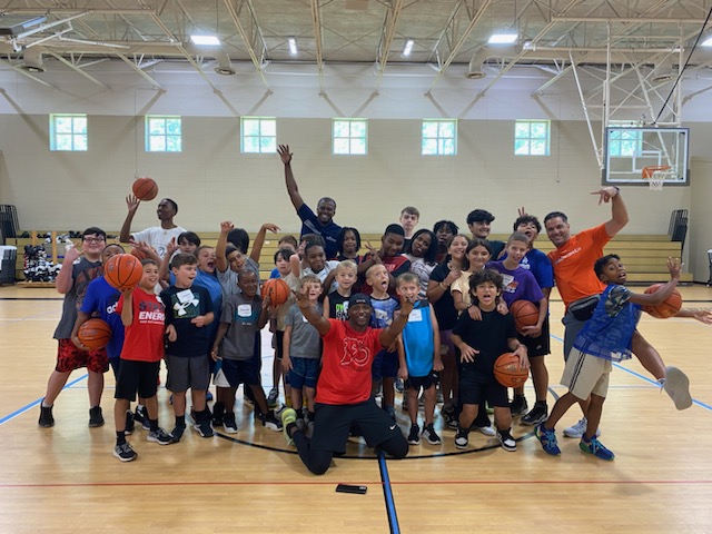 CoachSullivanF3's tweet photo. I was blessed with the opportunity to speak at the Fountain Inn Youth Camp earlier this week. I had a great time hanging out with the youngsters and sharing a few life gems for them to carry through life. F3 🤟🏾🔥‼️. #F3🤟🏾 #FocusFightFINISH #ItsMoreThanJustApparel #ItsALifestyle https://t.co/0JZQ48D9ym