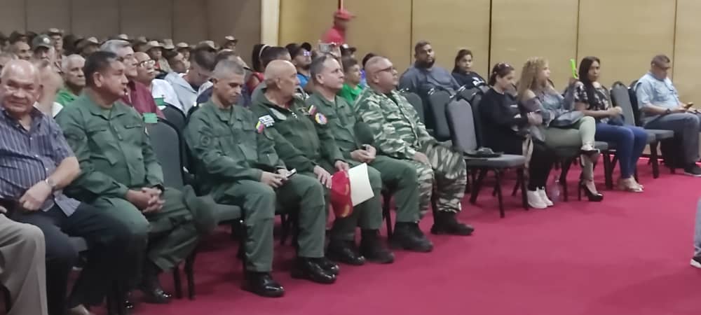 Excelente jornada se dictó hoy sobre Geopolitica, Seguridad y Defensa de la Nación en Venetur, el VA. Carlos Rivera y su ponencia sobre Milicia Bolivariana para la reserva activa y el movimiento futuro Conjuntamente con el VA Gilberto Rojas, brindaron una tarde de conocimientos