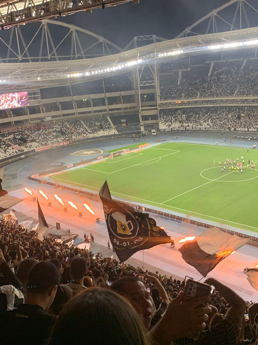 movnfcag's tweet photo. NINGUÉM FUMA COMO A GENTE!

Aperta um e BOTAFOGO! 🔥💨 https://t.co/KqsoLnX1lh