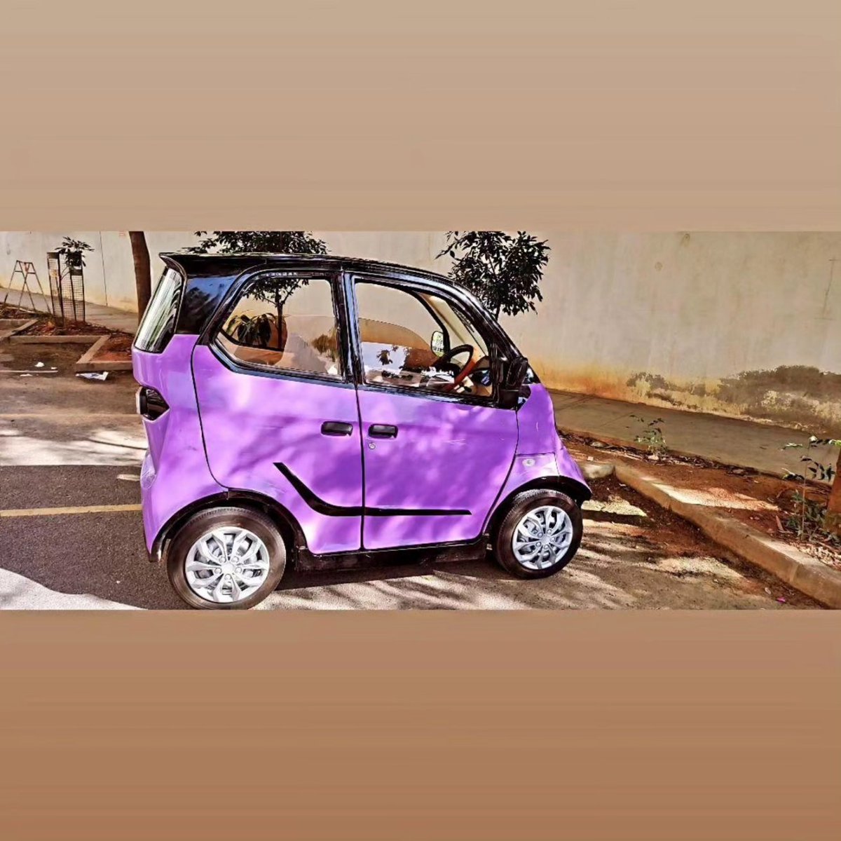 Damle_Sameera's tweet photo. I believe #Robin from Wings EV is a perfect solution for the congested cities.
Had a fantastic test drive! It gives you the comfort and safety of a car while the convenience of two wheeler!
I booked mine! Wanna book yours?
https://t.co/CBg7HjHRUu https://t.co/SgMXBz9bZc