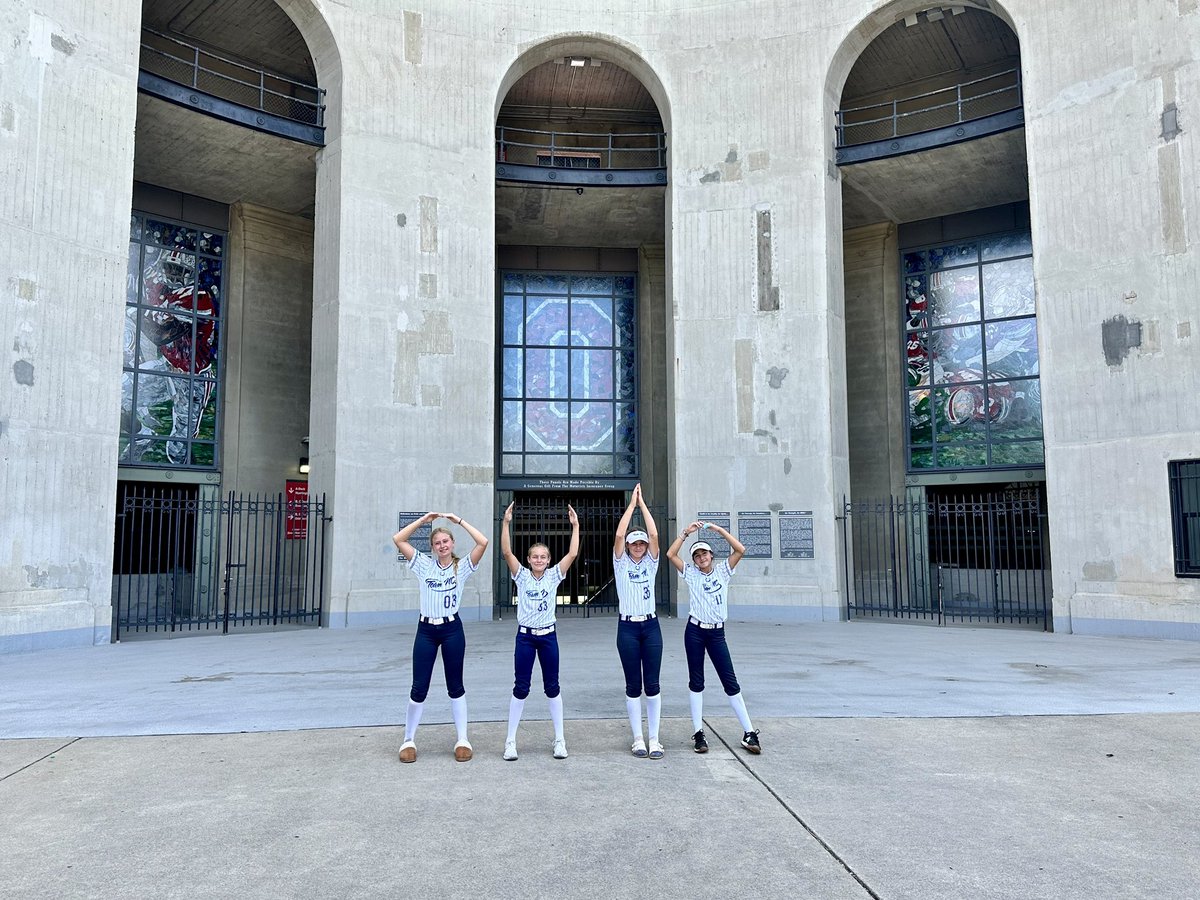StarsNatWalker's tweet photo. 4-0 in pool play at the All Sanctioned World Series in O-H-I-O. Sarah Moser (P, 2028), Riley Walker (C, 2029), and Kaylee Kurk (SS, 2029, twice) were pool play game MVPs. Bracket play starts tomorrow at 10. https://t.co/84RteWIVb8