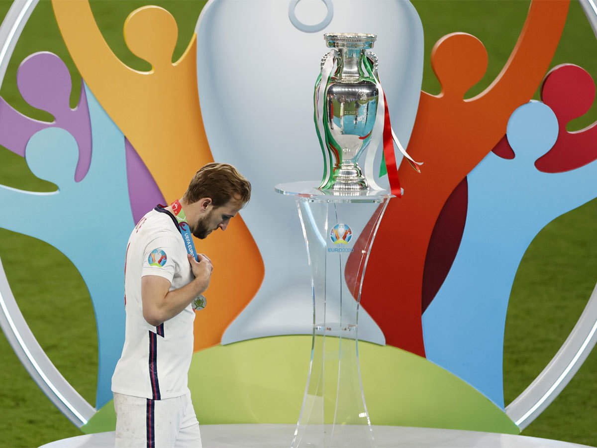 InvertTheWing's tweet photo. Football really is a game of fine margins.

If Harry Kane had won all of his finals, he would have been undisputedly the greatest striker of this generation. But because he has not, he is an "overrated bum".

This would be accolade collection:

- 1x UCL Winner
- 2x Euros Winner
- 2x Carabao Cup Winner
- 3x Premier Leaugue Golden Boot Winner
- 1x World Cup Golden Boot Winner
- 1x Champions League Golden Boot Winner
- 1x Bundesliga Golden Boot Winner
- 1x European Golden Shoe
- England all-time top scorer
- Tottenham all-time top scorer
- #2 Premier League all-time top scorer

Just wow. 

H, we go again 24/25, and you will get the trophy you dseerve.