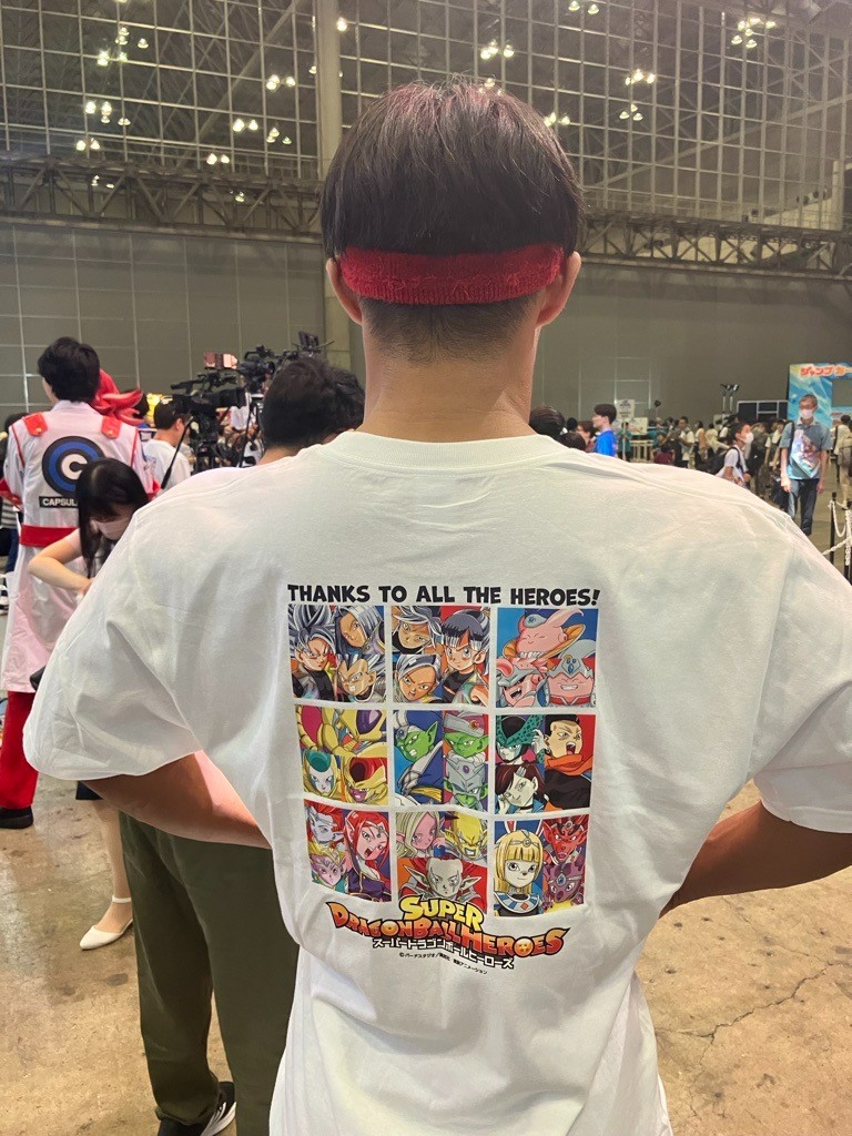 おや、この背中は…!? #スーパードラゴンボールヒーローズ の スタッフ