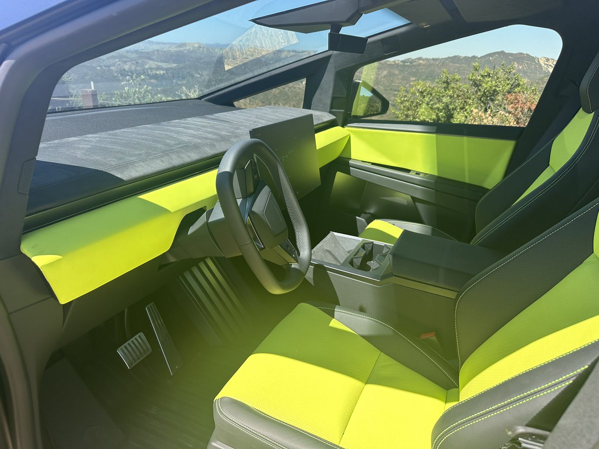 TSportline's tweet photo. Bespoke #Cybertruck build by @TSportline featuring acid green interior &amp; satin black TMaxx PPF 🤌🏻 with 18” CTM monoblocks 🤩 https://t.co/QcXWXIogSw