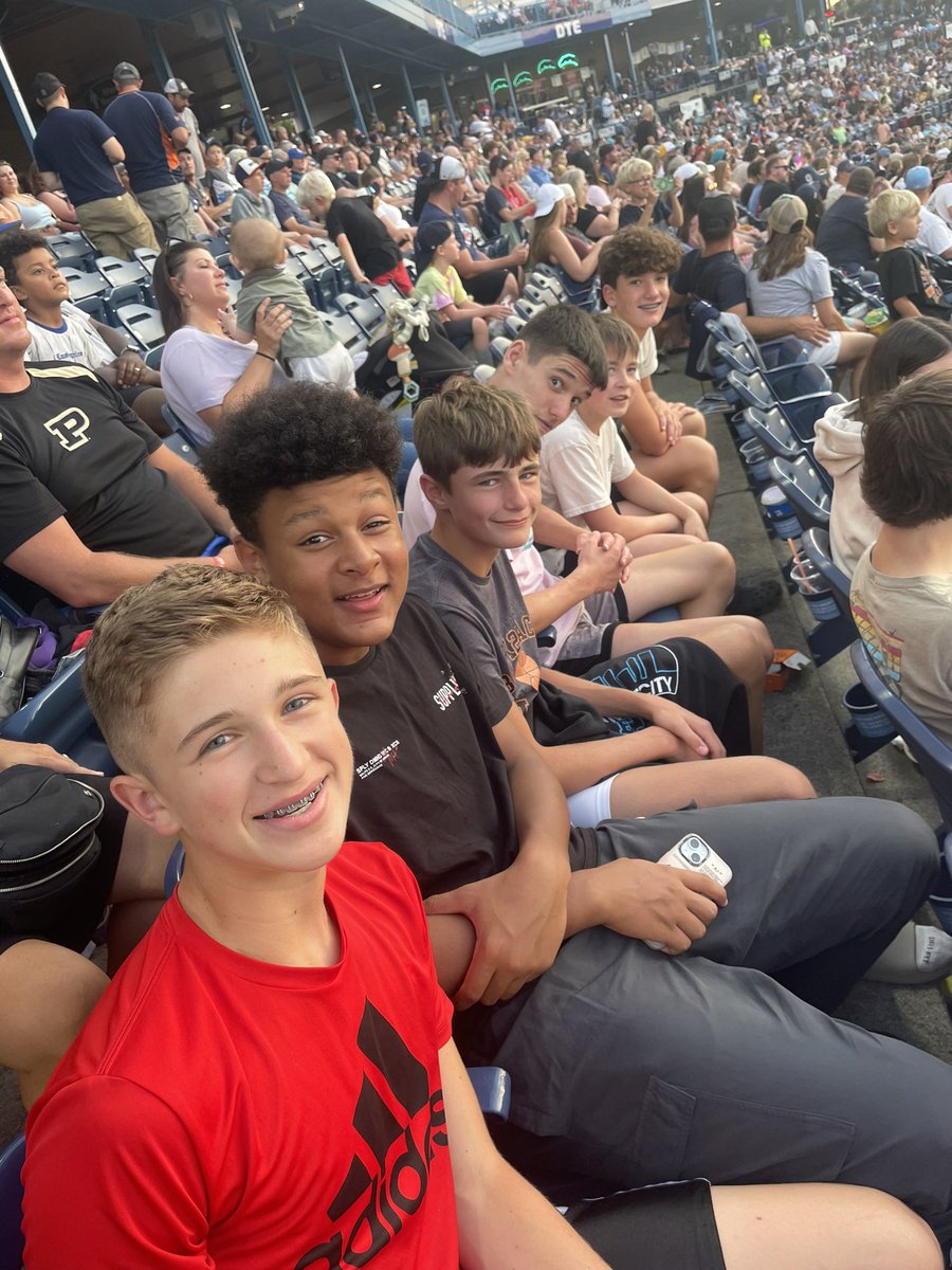 daughtrv's tweet photo. Summit City 2029 enjoying the night at Grand Rapids Whitecaps game! #capscam @wmwhitecaps @EliteSummit https://t.co/Middk10RO3