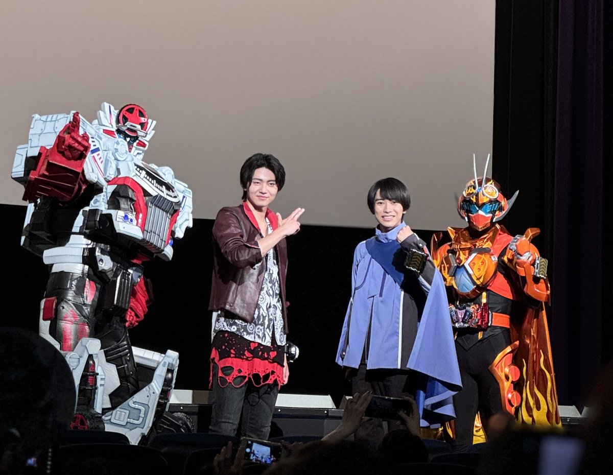 ml2ug's tweet photo. 「親子でガッチャ！バクアゲ先行上映会」に行ってきたよー！！
ブンブンジャーで元気と勇気もらって、ガッチャードではなんか親目線で見ちゃって泣いてしまった…宝太郎…なんて良い子なんだ🥹
子もゲスト枠のお二方の時にワハハと笑っておりましたハッピー✌️

#バクアゲガッチャ  #キッズイベント https://t.co/bJ3T49tqcR