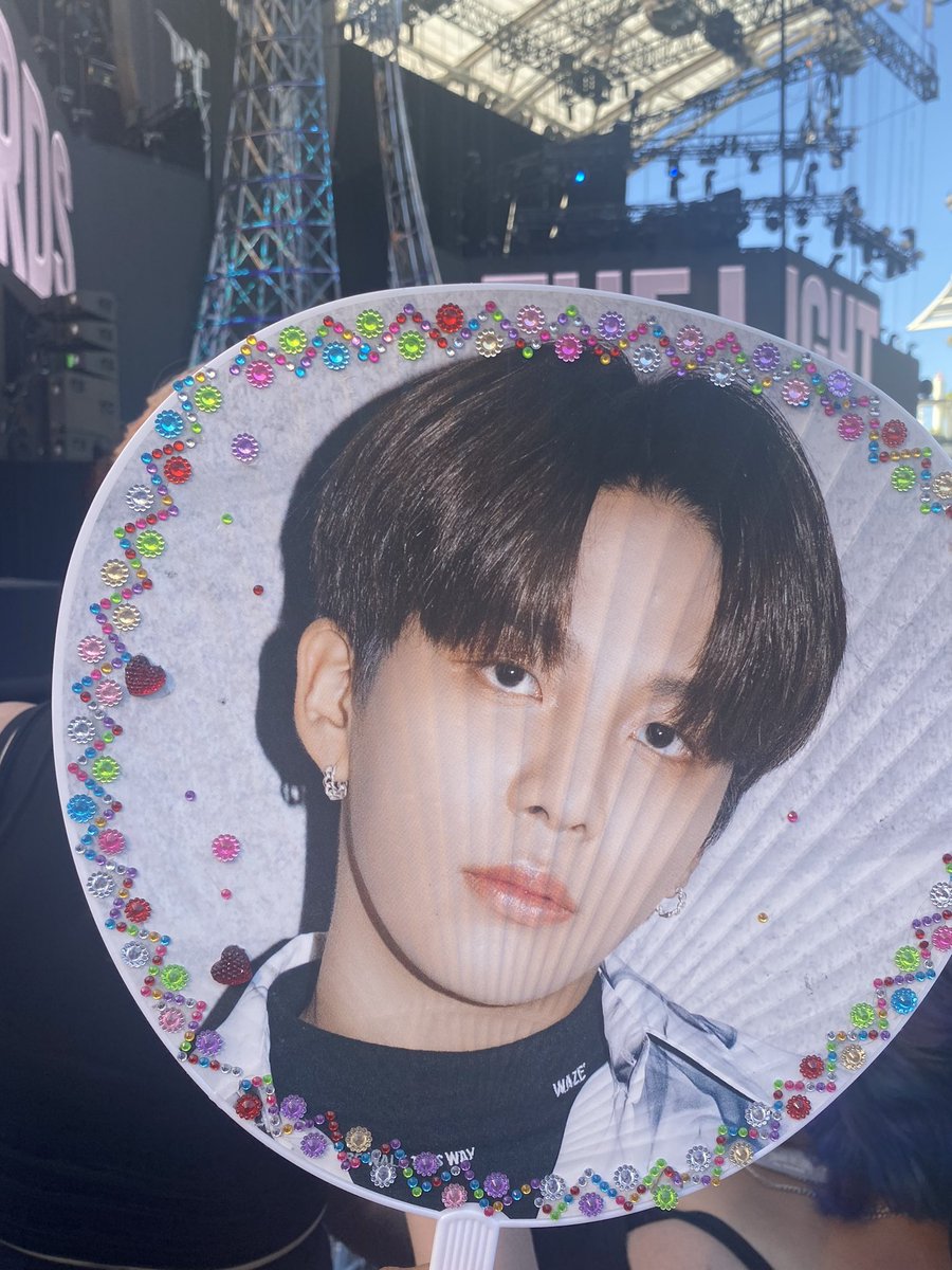 jonghoooe's tweet photo. sheeeeeeeee’s back 🤪
#ATEEZinLA https://t.co/zMPeMcaMXO