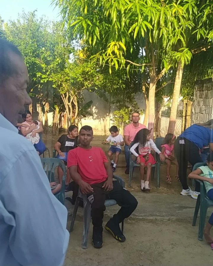 UNTinaquillo's tweet photo. #20Jul | Conversatorio Organizativo de cara a las Elecciones del #28Jul en la comunidad de la Floresta sector 24 de Junio, para garantizar el triunfo de @EdmundoGU 

#SomosUNT #unidadyvoto #yovoto https://t.co/XEZJzoD1Pz