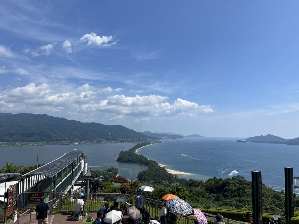 sky3400's tweet photo. 天橋立
#ブルーインパルス https://t.co/ItwINa78QH