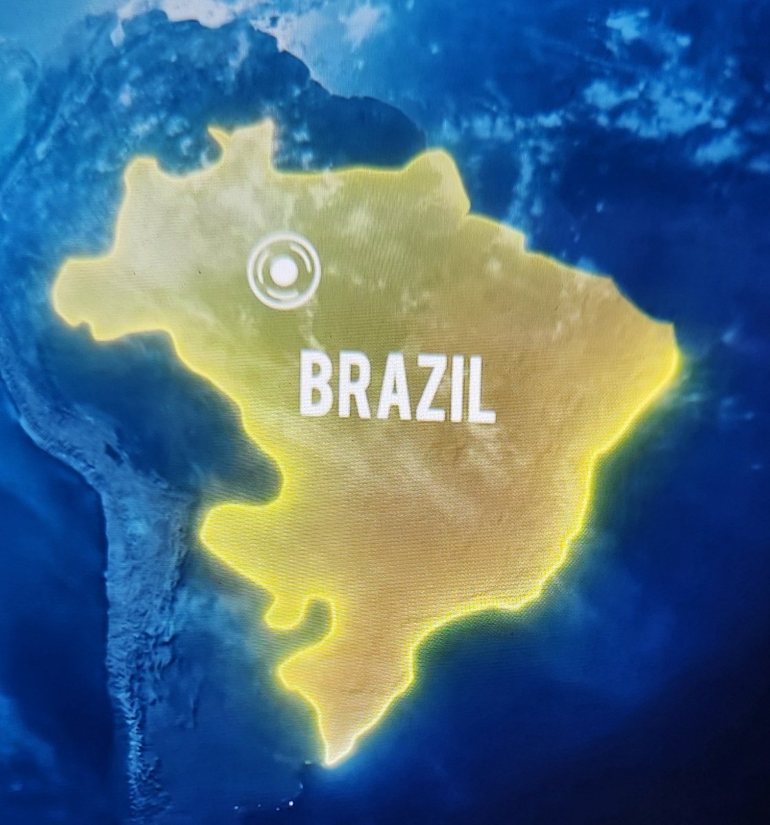 bruxaaalua's tweet photo. O Brasil de acordo com o James Charles: https://t.co/Z25ZmfODgg