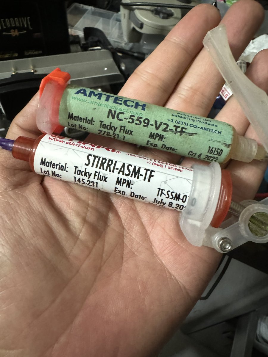 nosIndulgences's tweet photo. So here’s e #Amtech 559 v2 debacle. For a period of time Amtech was selling e ASM version under e V2 moniker. I thought something was off because it became much tackier & harder to clean. I lost my love for it but guess what, e original V2 is back & I’m falling in love again 😍 https://t.co/rEjctwJxz2