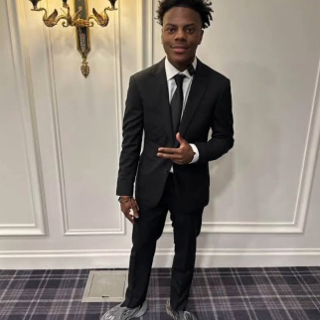 JoeyLTP's tweet image. dressed up for my first day of school #WhereDaHoesAt