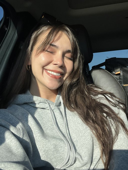 Smile for the day 🩷 I hope you smile too :) https://t.co/HLiPo0iavY