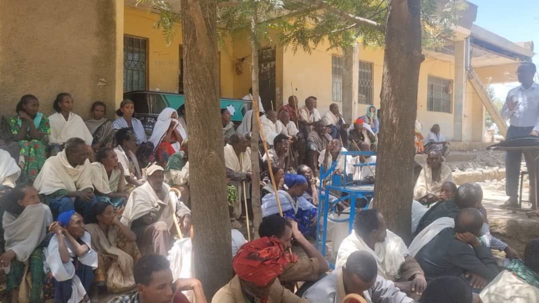Tigrai_Press's tweet image. The situation in Tigray is dire, with countless families torn apart by conflict. We must push for international intervention and support to bring relief and hope to those suffering. #TigrayNeedsHelp #GlobalAction #Helpspreadtheword