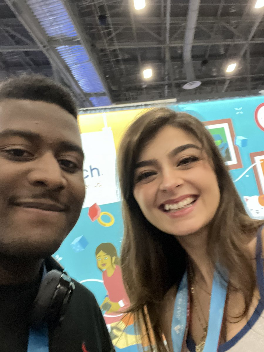 FieryDarkBlood's tweet photo. Found @GamesCage_ and @DeputyARUUU at EVO. Thanks for the selfies! (I accidentally deleted the one with Aru but it’s fine) https://t.co/CGkdcFXAQ5