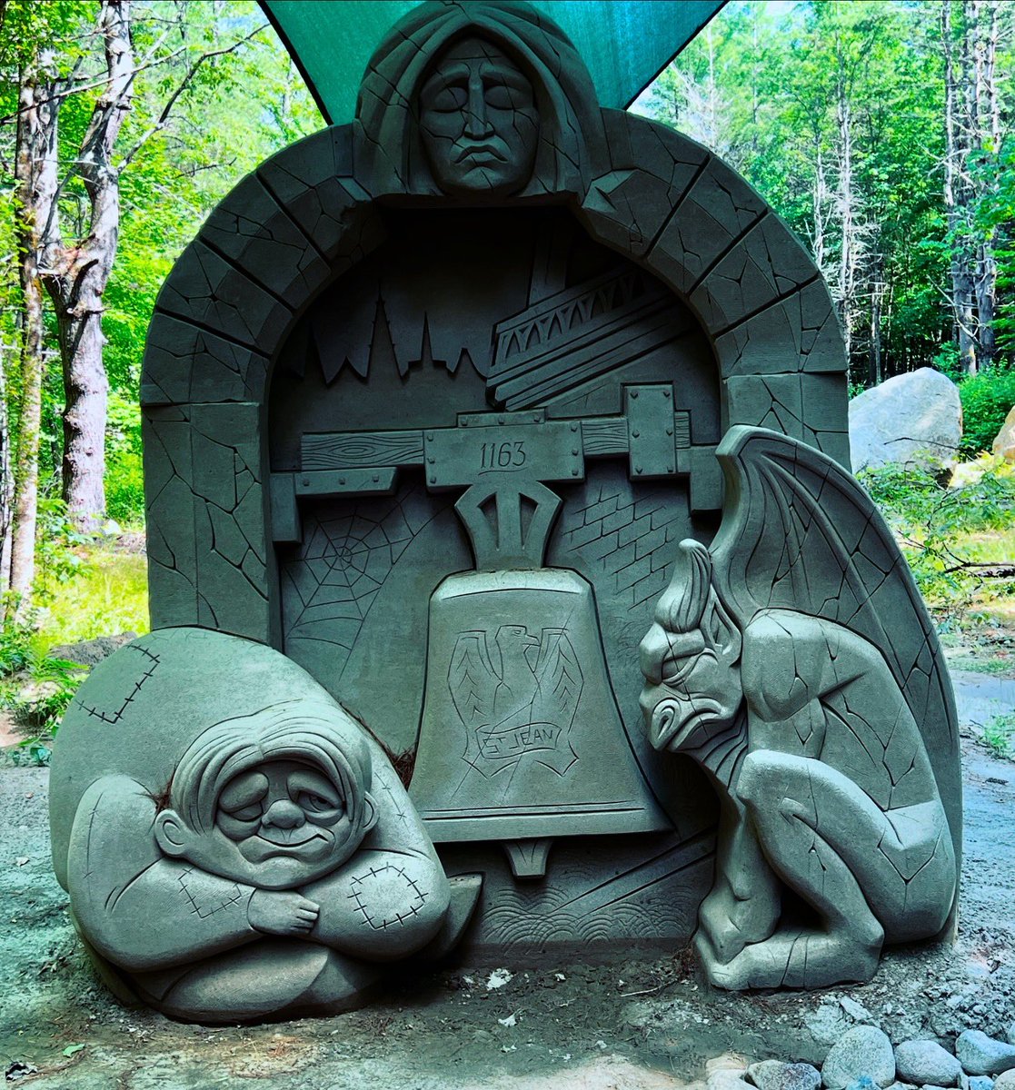 cpsully's tweet image. Some Sand Sculptures from the Tails of the Dark Forest