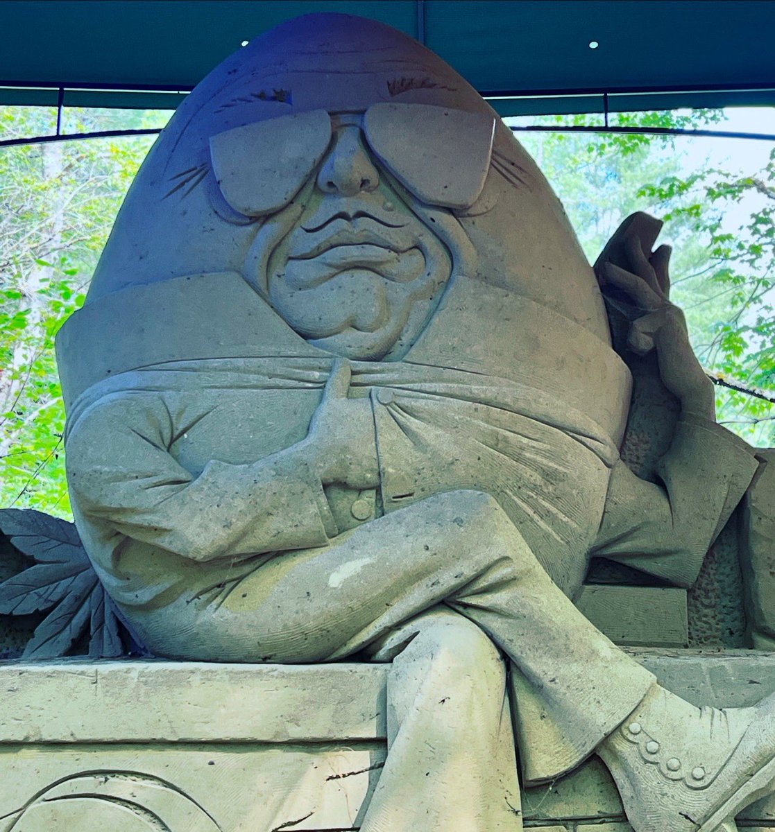 cpsully's tweet image. Some Sand Sculptures from the Tails of the Dark Forest