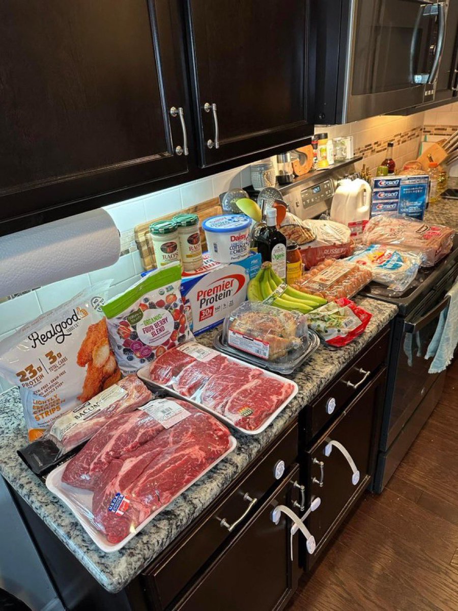 HeroDividend's tweet image. These groceries cost $780

The average American simply can’t afford their groceries for the week