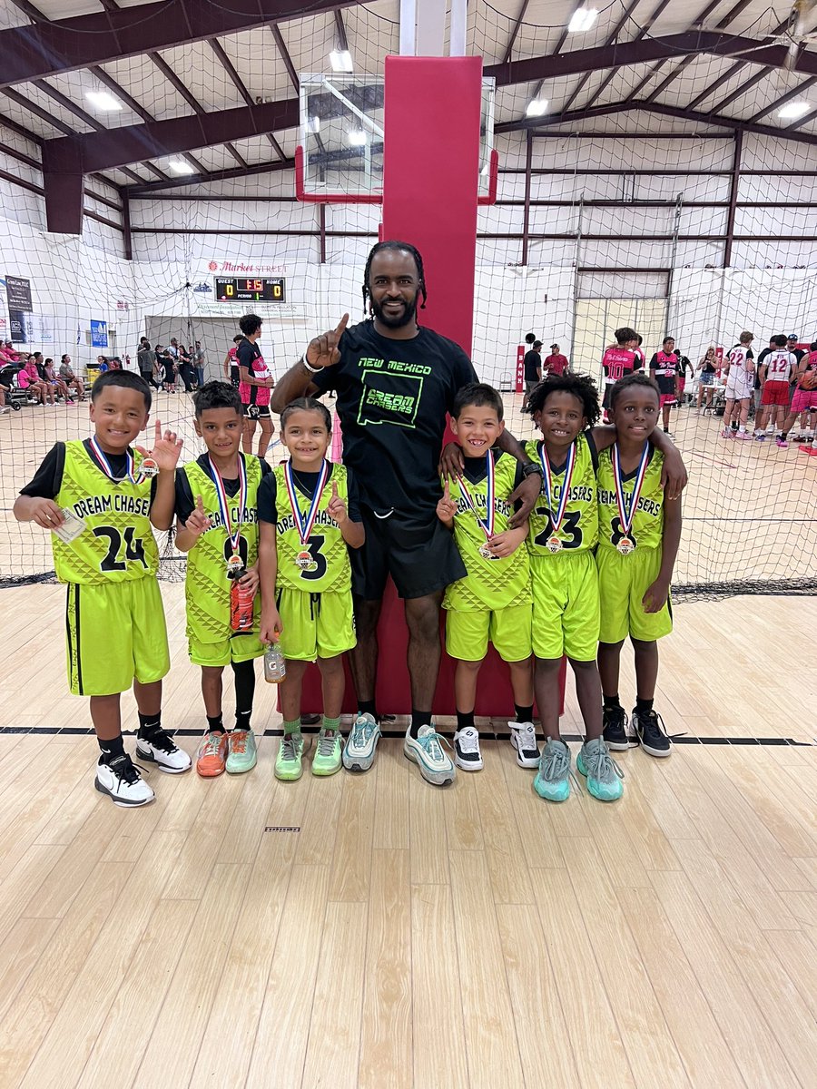 ImTwayne's tweet photo. Grinding4Greatness one day series 1st/2nd grade champions! The New Mexico Dream Chasers. 🏀🥇
T3 played really well today. He got to the basket, took his shots with confidence &amp; knocked down all his free throws. He said he wants to get back into the gym and back to work 💪🏾🏋🏾‍♂️ https://t.co/lcbPXS1GQP