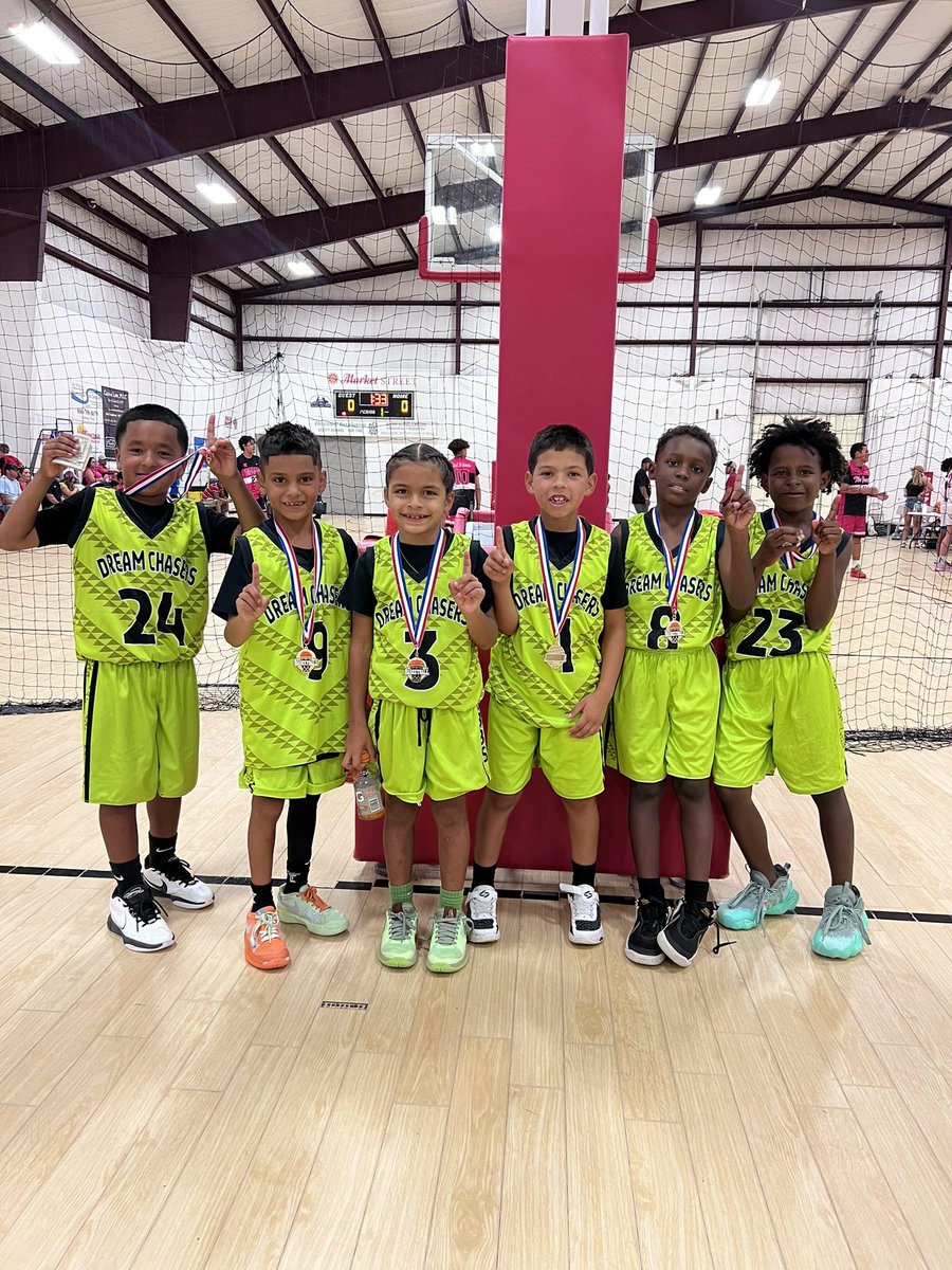 ImTwayne's tweet photo. Grinding4Greatness one day series 1st/2nd grade champions! The New Mexico Dream Chasers. 🏀🥇
T3 played really well today. He got to the basket, took his shots with confidence &amp; knocked down all his free throws. He said he wants to get back into the gym and back to work 💪🏾🏋🏾‍♂️ https://t.co/lcbPXS1GQP