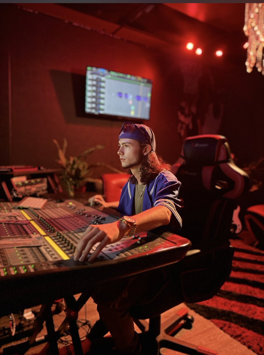 Sandum16's tweet photo. Tap in to book a session at ThePlexStudios #memphis #studio #music https://t.co/y81fyXsyNk