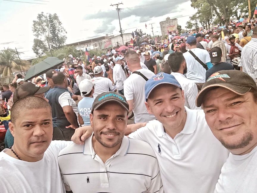 GuillermoVas's tweet photo. “Nada hay más poderoso que una idea a la que le llega su momento” Víctor Hugo.

Llegó la hora de construir un nuevo país.

Que viva la fiel Maturín. https://t.co/6mCanf8GQE